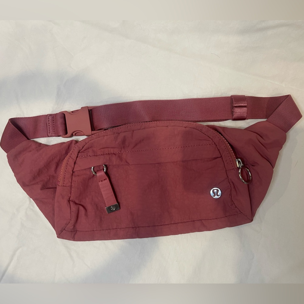 Lululemon waist bag